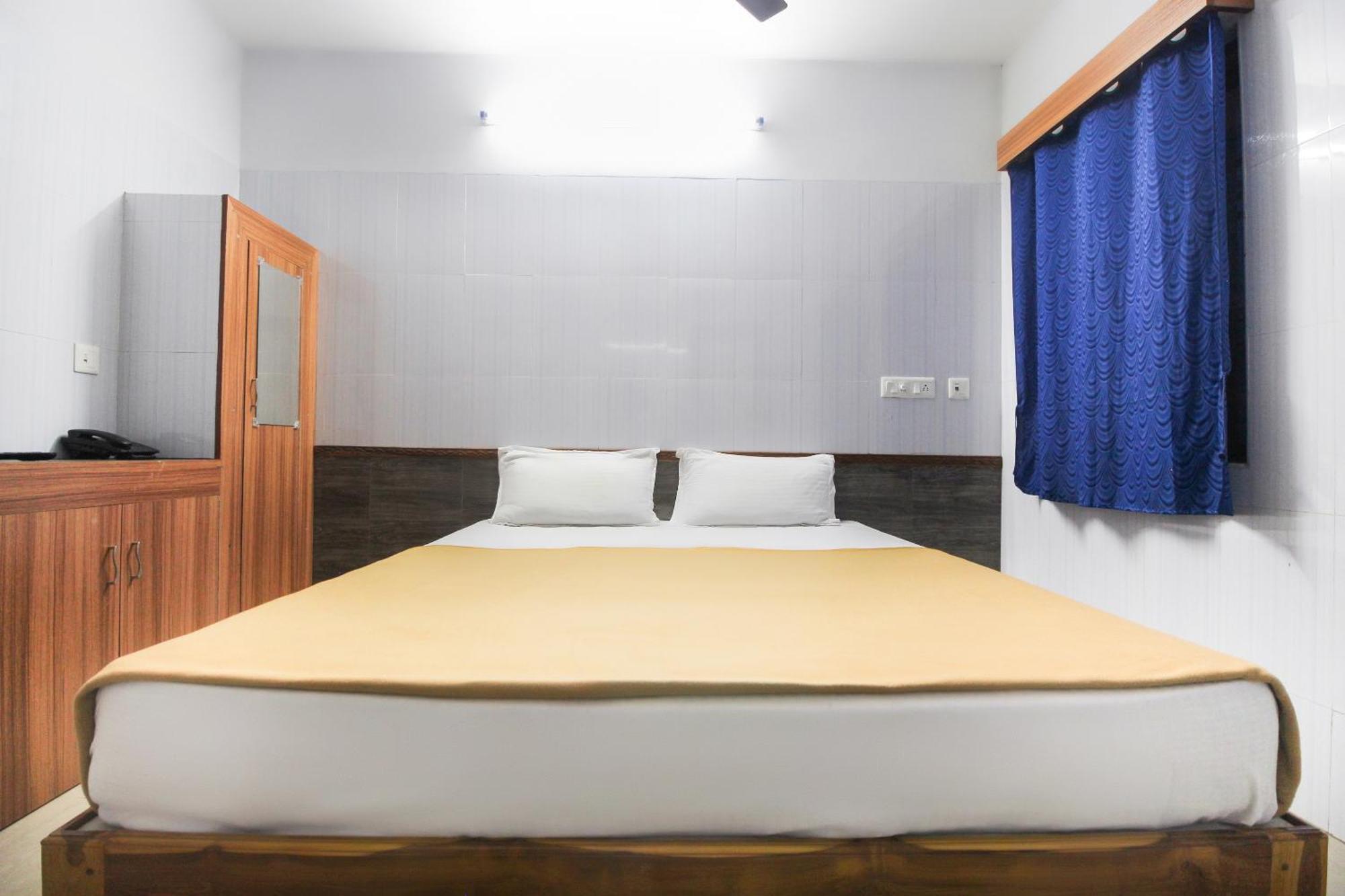 Hotel O Jks Deluxe Lodge Udaiyarpalaiyam Exteriör bild